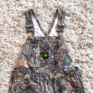 NWOT!  JOHN DEERE/MOSSY OAK Camo Overalls